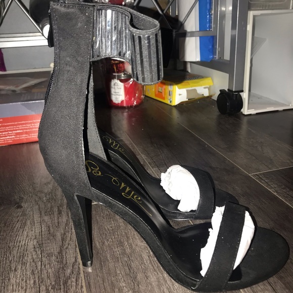 High heels - Picture 2 of 5